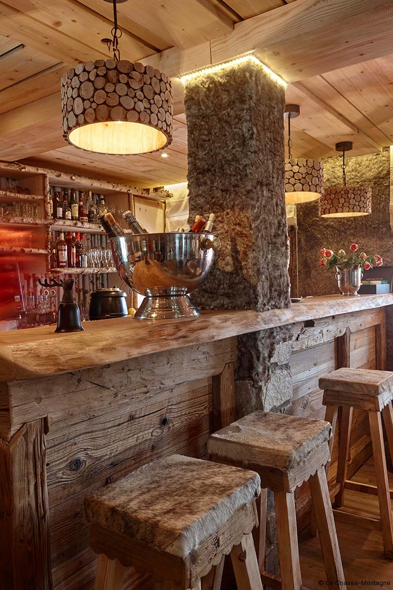 bar